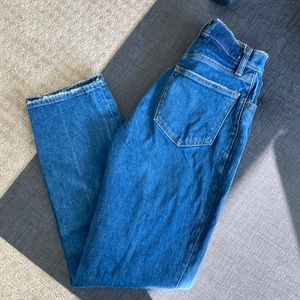 Abercrombie & Fitch The 90s Straight Ultra High Rise